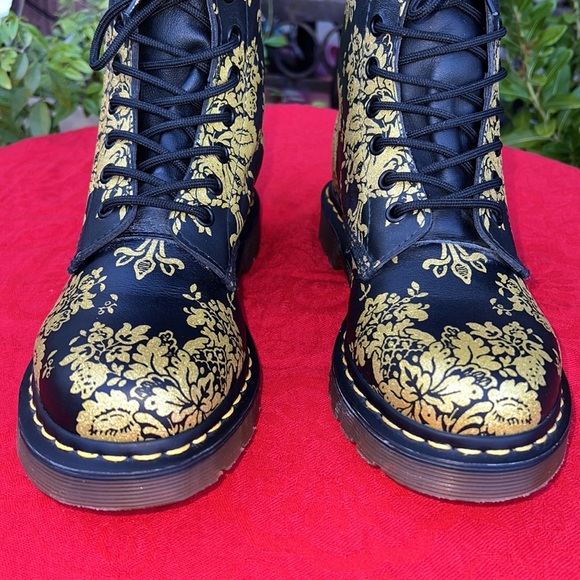 ✨ Sparkling Gold Flocked Floral Dr. Martens Glitter 1460W Boots New⁉️✨ - Picture 4 of 17